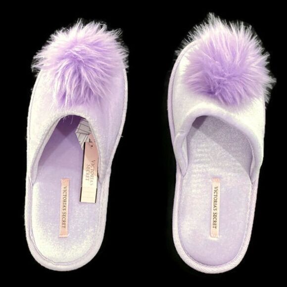 Victoria's Secret Pom-Pom Slides Supersoft Slippers Lilac Small - Picture 1 of 2